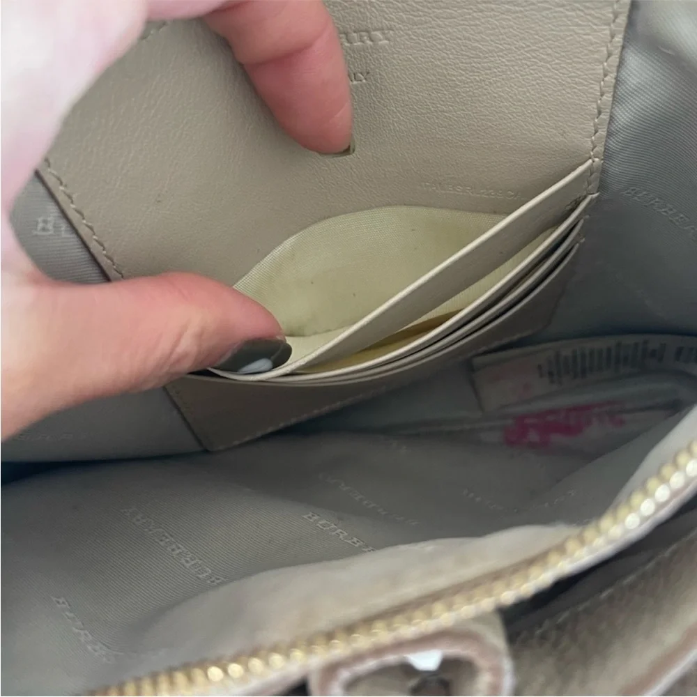 Burberry bag - Picture 10 of 15